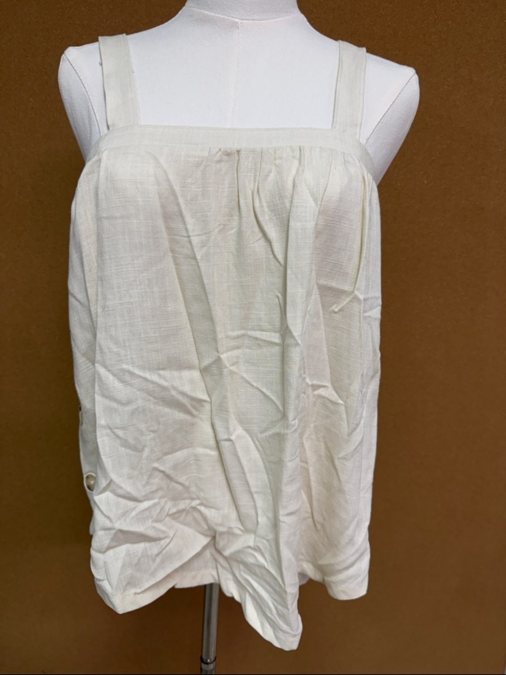 Universal Thread Cream Square-Neck Wide-Strap Tank